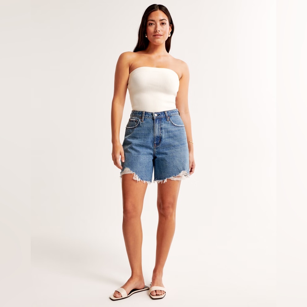 ABERCROMBIE & FITCH CURVE LOVE HIGH RISE LOOSE SHORT | MEDIUM WASH | Size 31/12